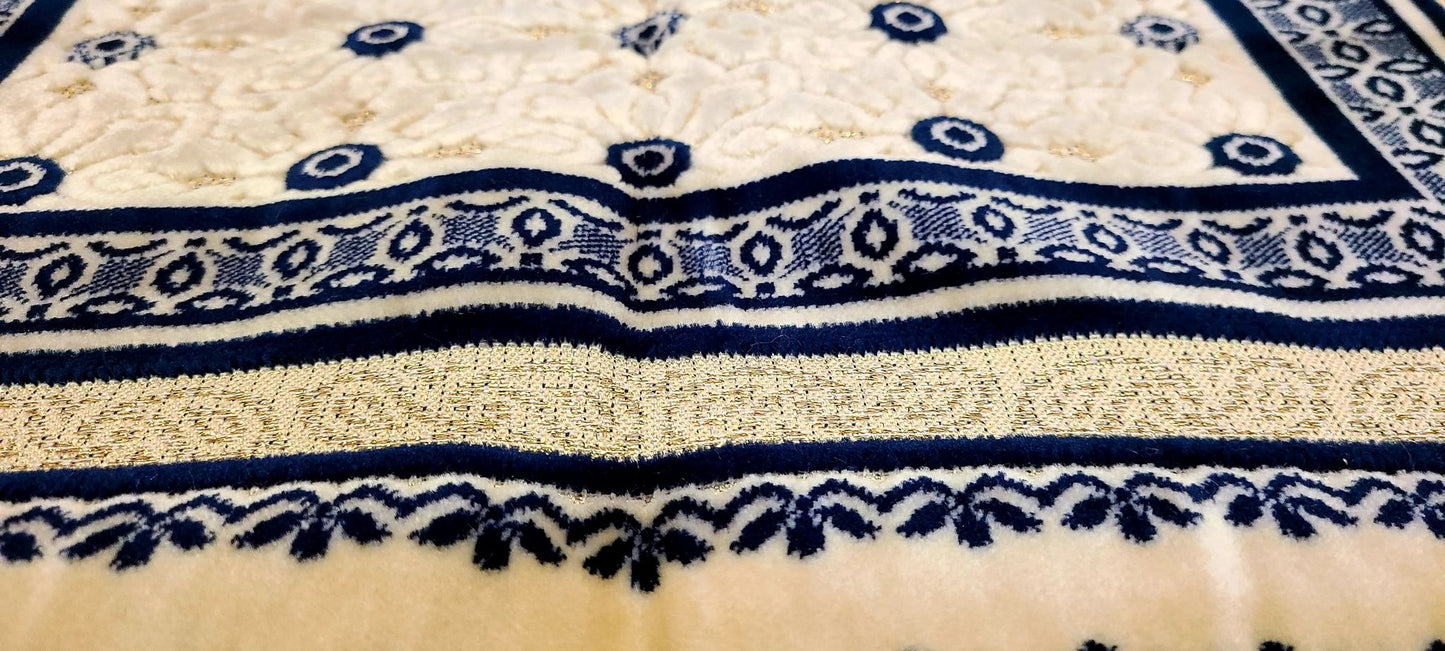 Prayer Rug | Muslim Prayer Mat | Premium quality | Dodhia yarns | size 70 x 110 cm | 535 gm | Made in Turky   سجادة صلاة | بساط صلاة | جودة عالية | قطيفة | صناعة تركية